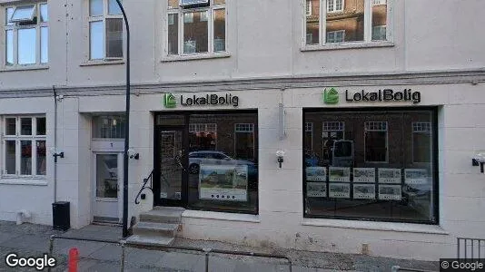 Andelsboliger til salg i Charlottenlund - Foto fra Google Street View